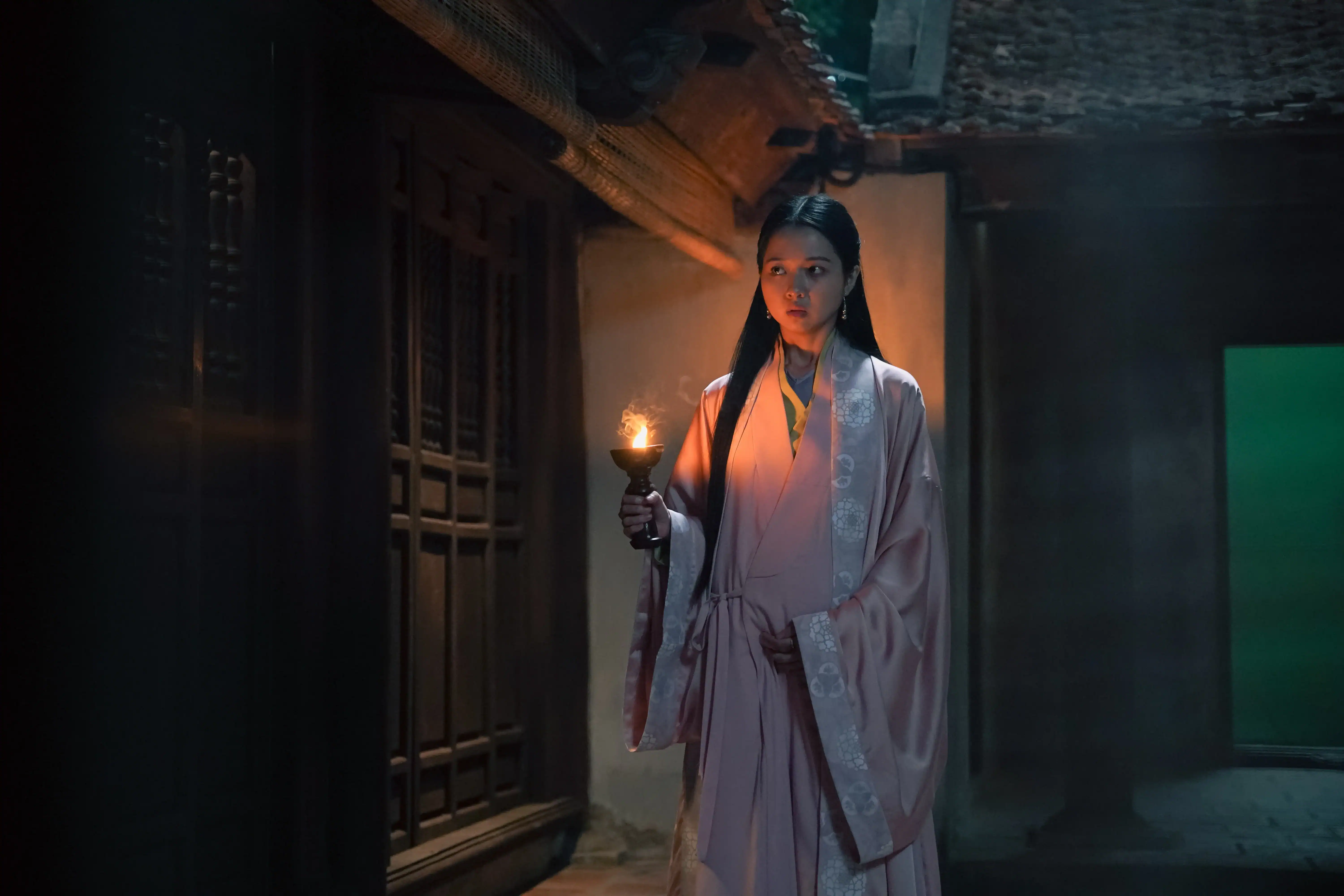 Sự xuất hiện của Nhài trong gia đình họ Vũ có phải là một phần của âm mưu thâm độc?