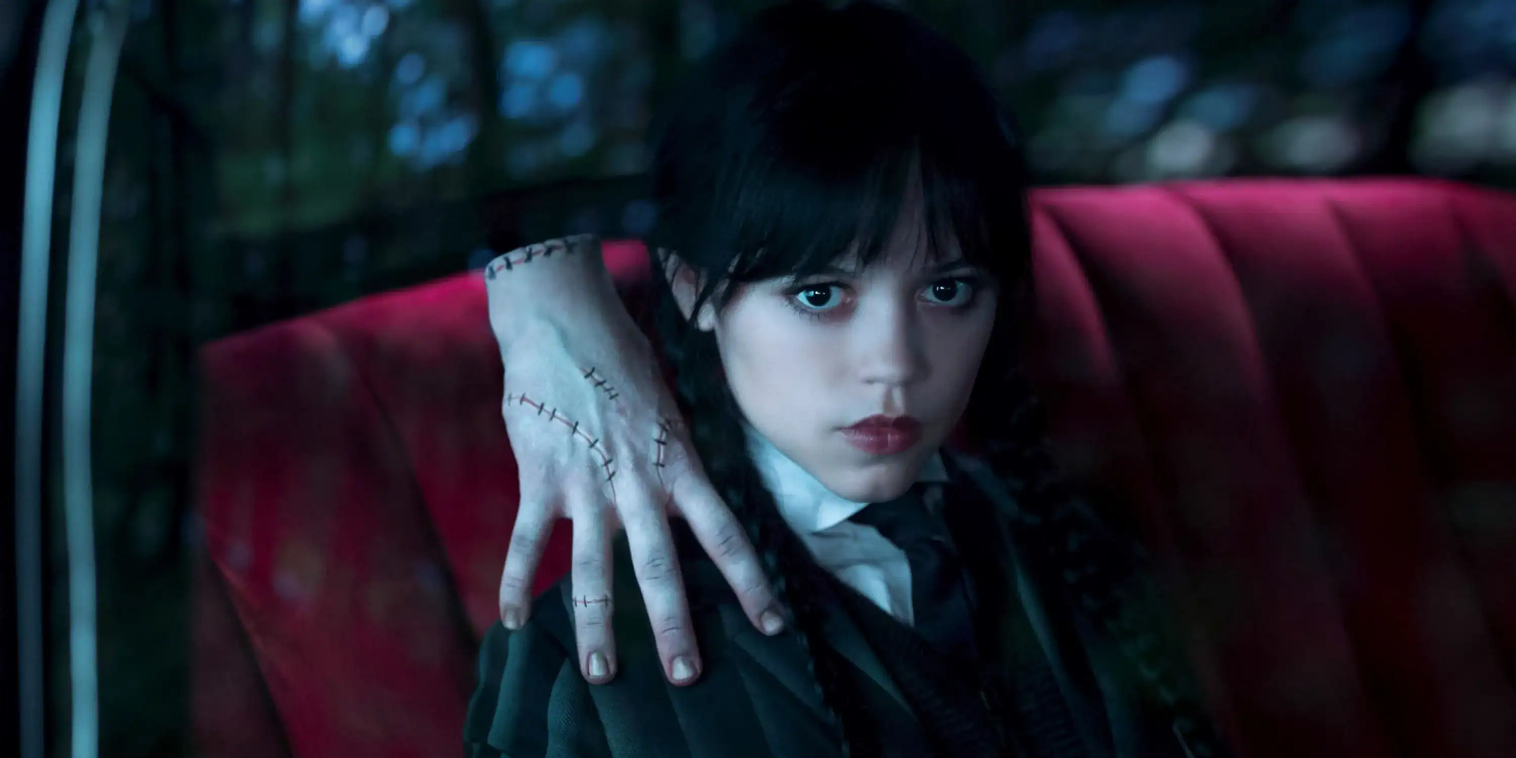 Bàn Tay (The Thing) – nhân vật phụ độc đáo và đầy biểu cảm, góp phần tạo nên sự hài hước và hấp dẫn cho series Wednesday Addams