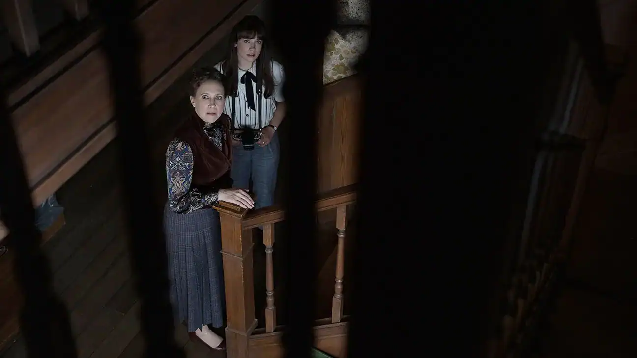 Cặp đôi Ed và Lorraine Warren đối mặt với tuổi già trong phim The Conjuring 4 Nghi Lễ Cuối Cùng, biểu tượng cho sự khép lại của một kỷ nguyên kinh dị tâm linh.